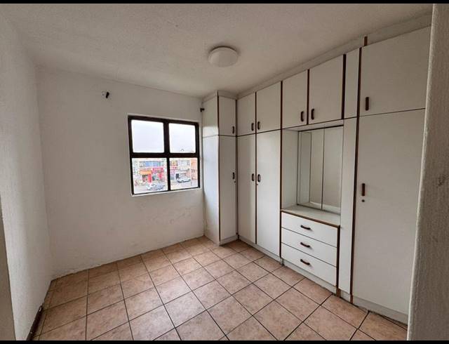 2 BEDROOM PROPERTY TO RENT IN OVERPORT